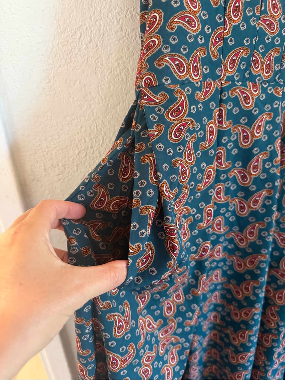 Unique Vintage Teal Paisley Button-Up with Red Accents - Picture 6 of 11